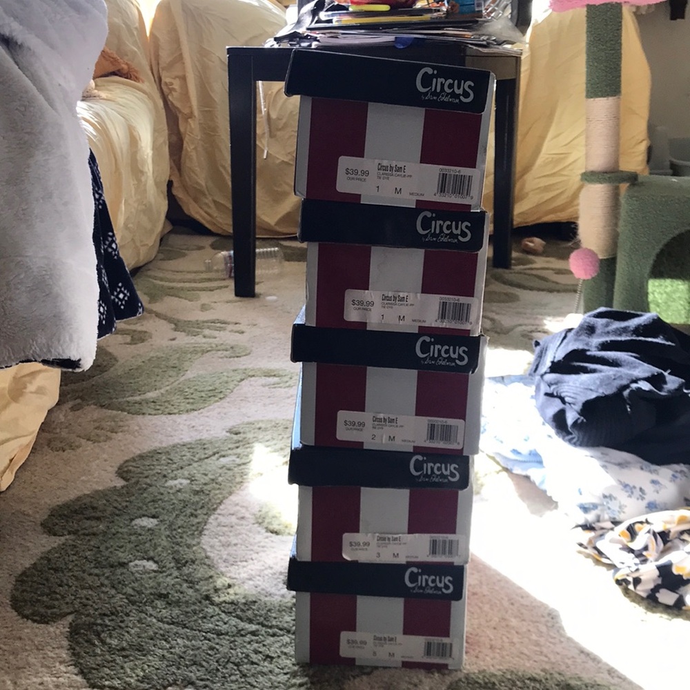 Circus by Sam Edelman Kids Sandal Gift Boxes - Red and White Stack